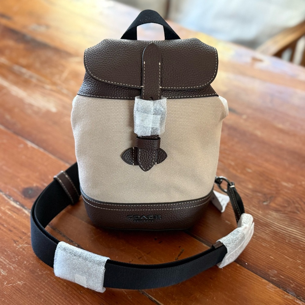 Coach Hudson Small Canvas Pack CH074